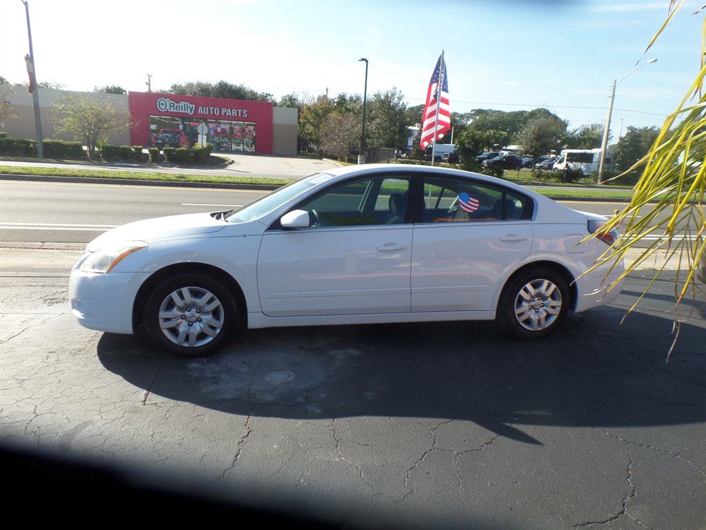 2012 Nissan Altima S's photo