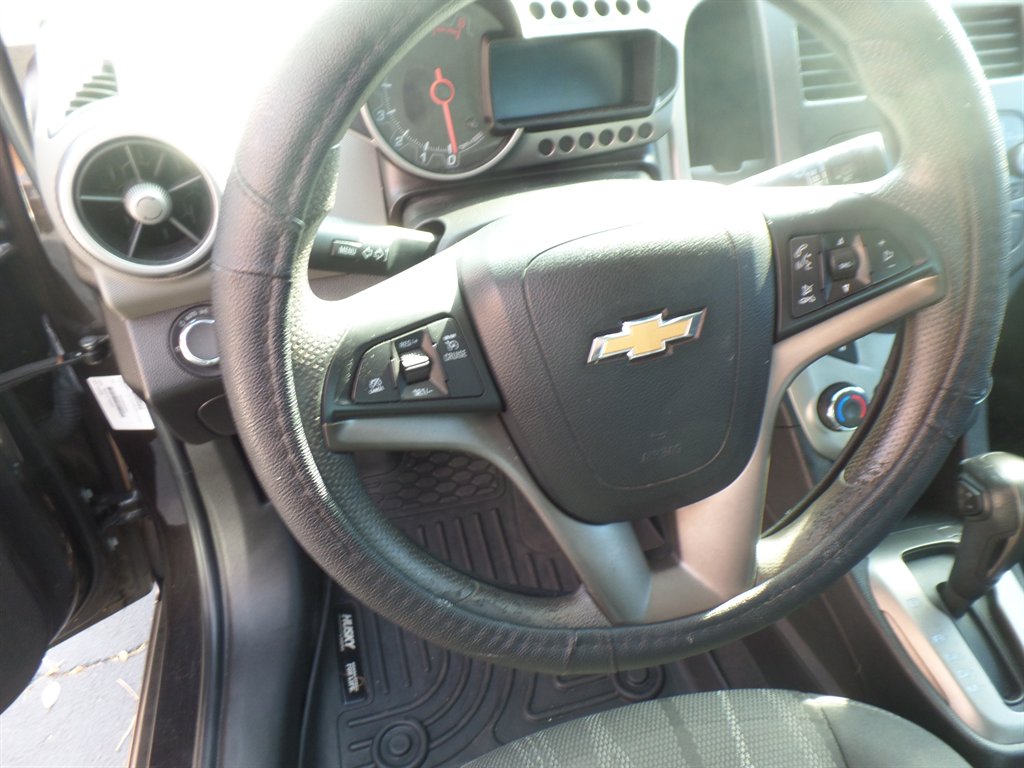 2015 Chevrolet Sonic LT - Photo 13