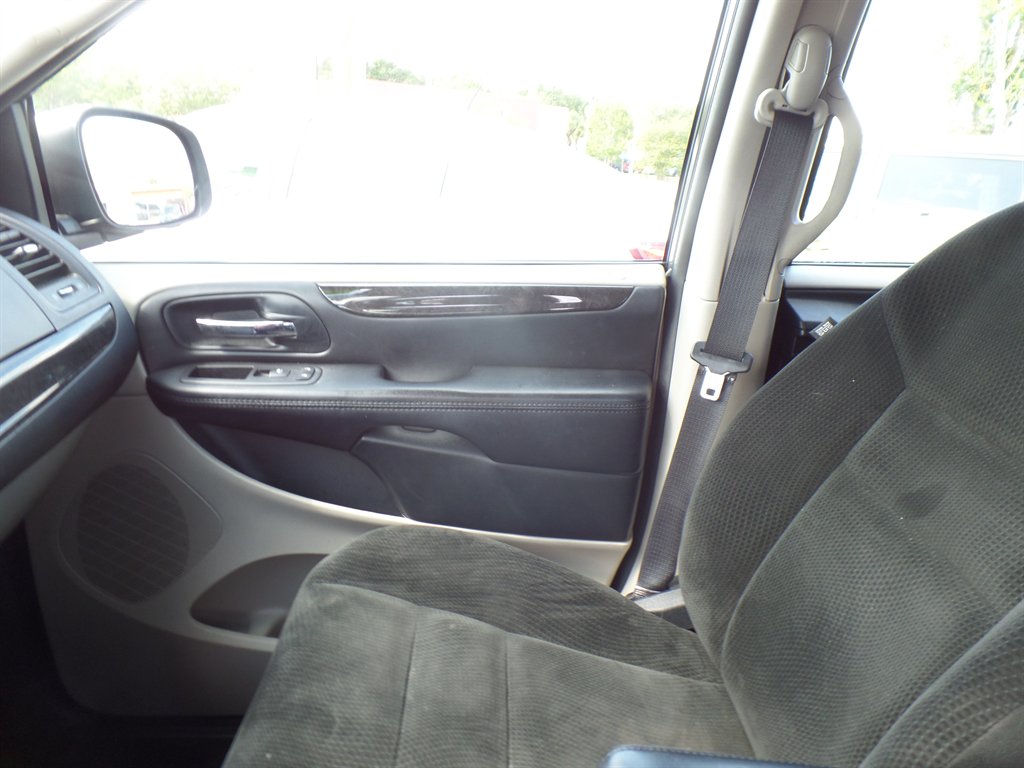 2016 Dodge Grand Caravan American Value Package - Photo 12