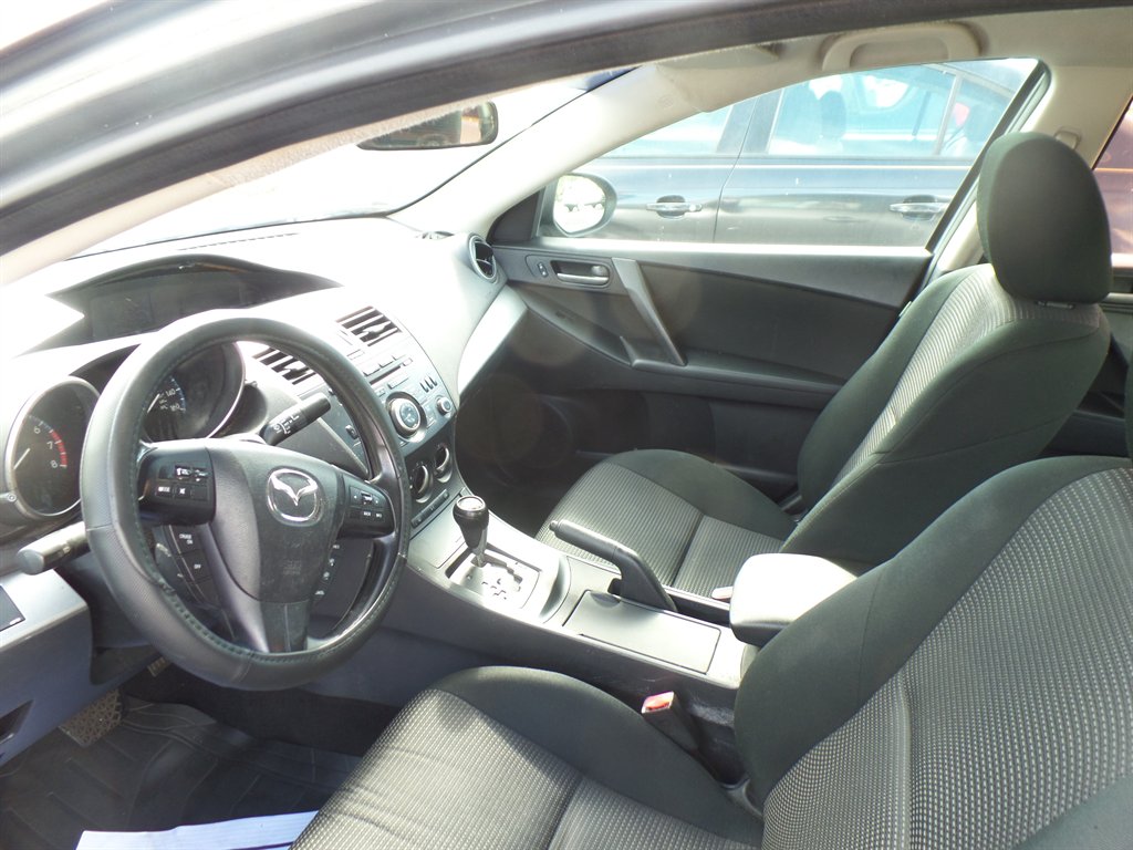 Mazda Mazda3 photo 9