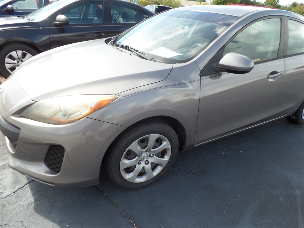 Mazda Mazda3 photo 2