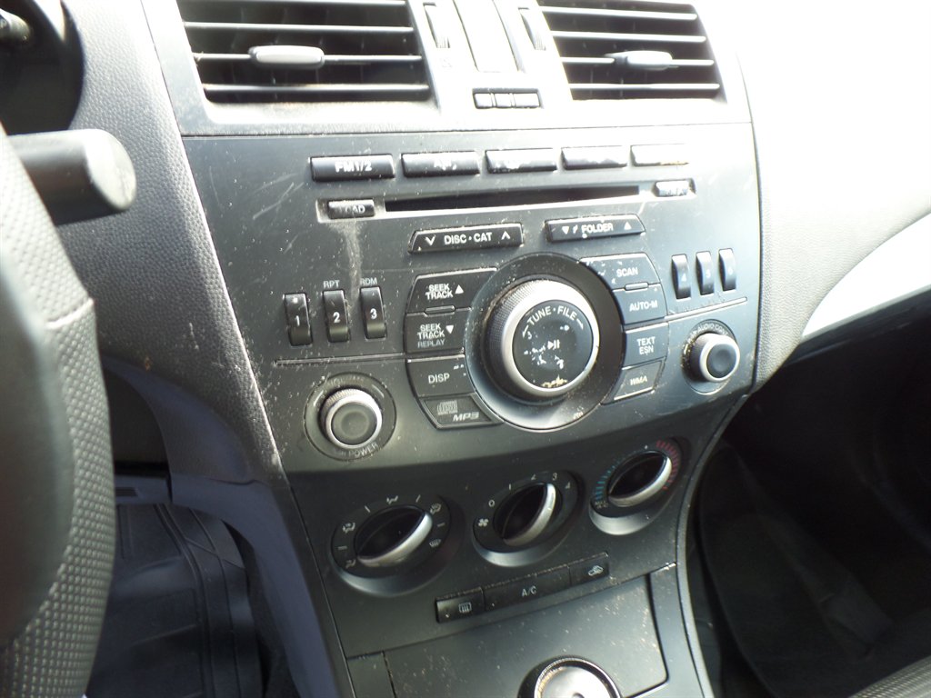 Mazda Mazda3 photo 11