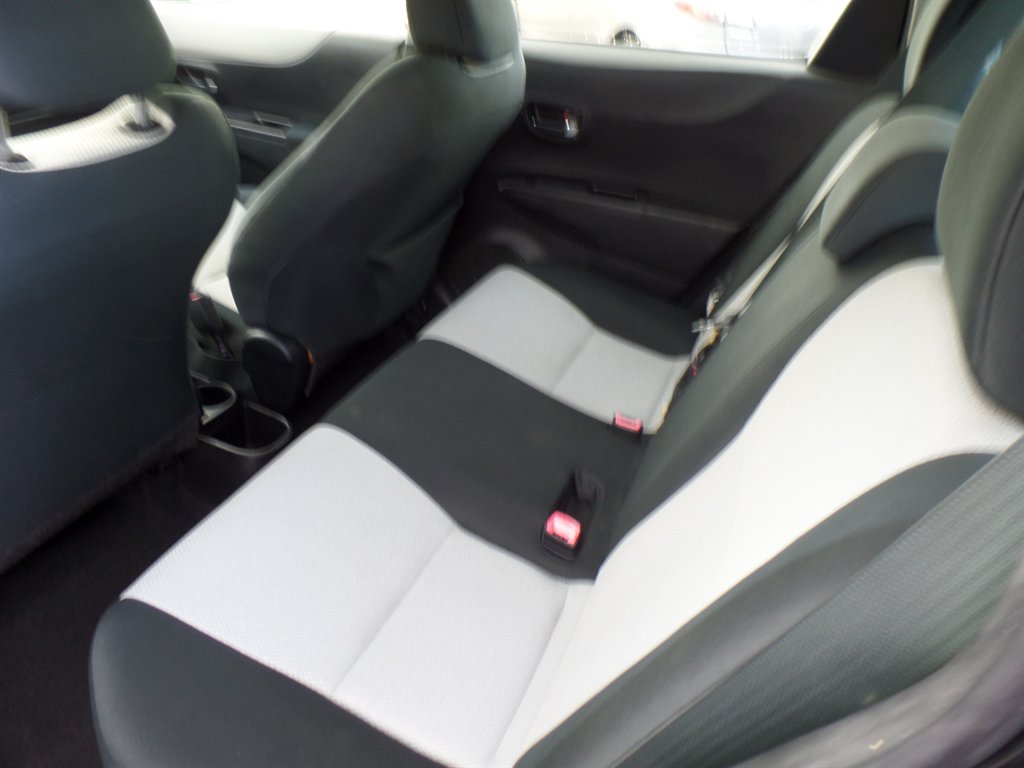 Toyota Yaris photo 10