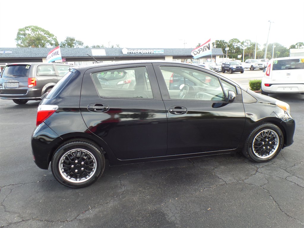 2014 Toyota Yaris LE