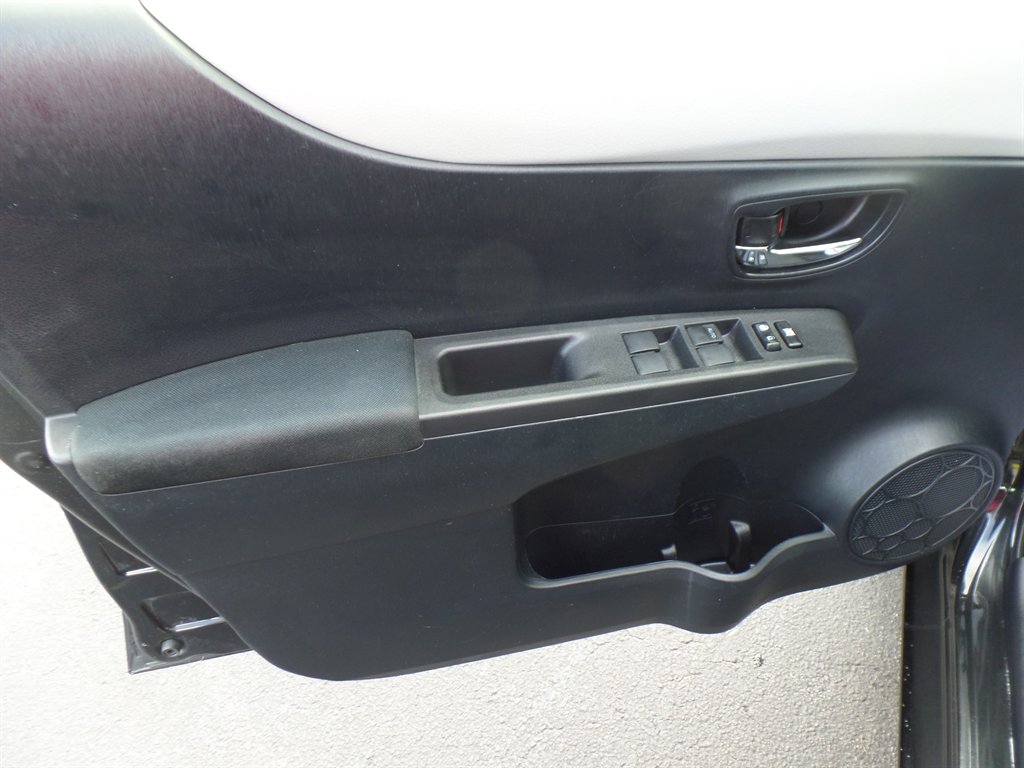 Toyota Yaris photo 15