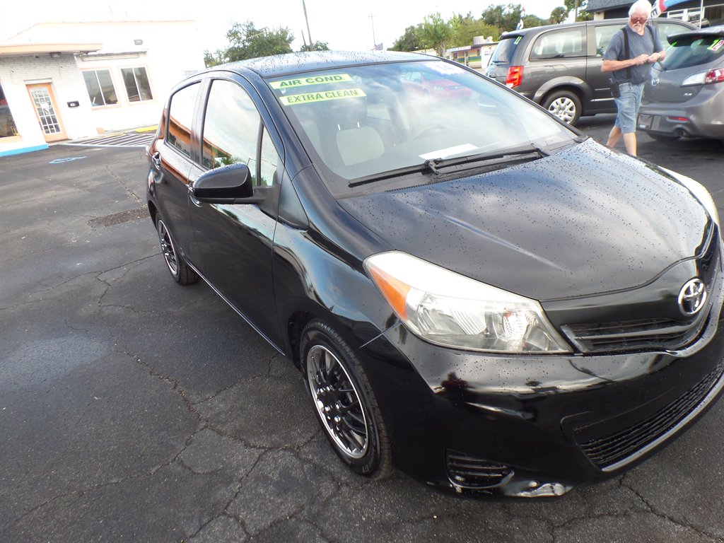 Toyota Yaris photo 8
