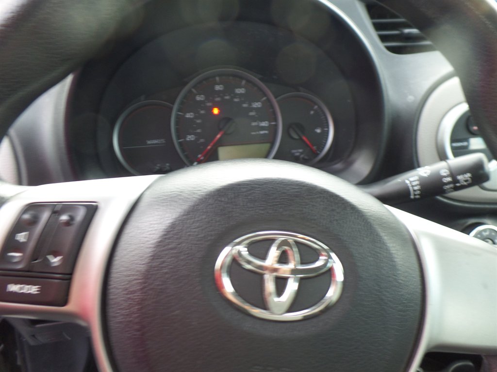 Toyota Yaris photo 14
