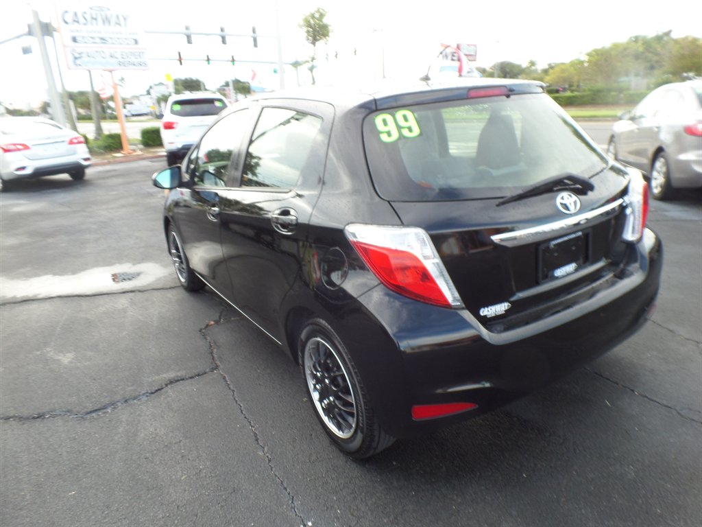 Toyota Yaris photo 4
