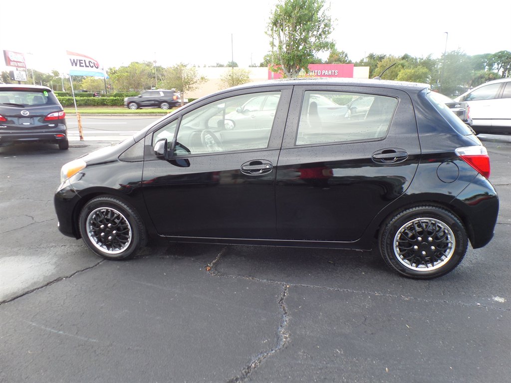 Toyota Yaris photo 5