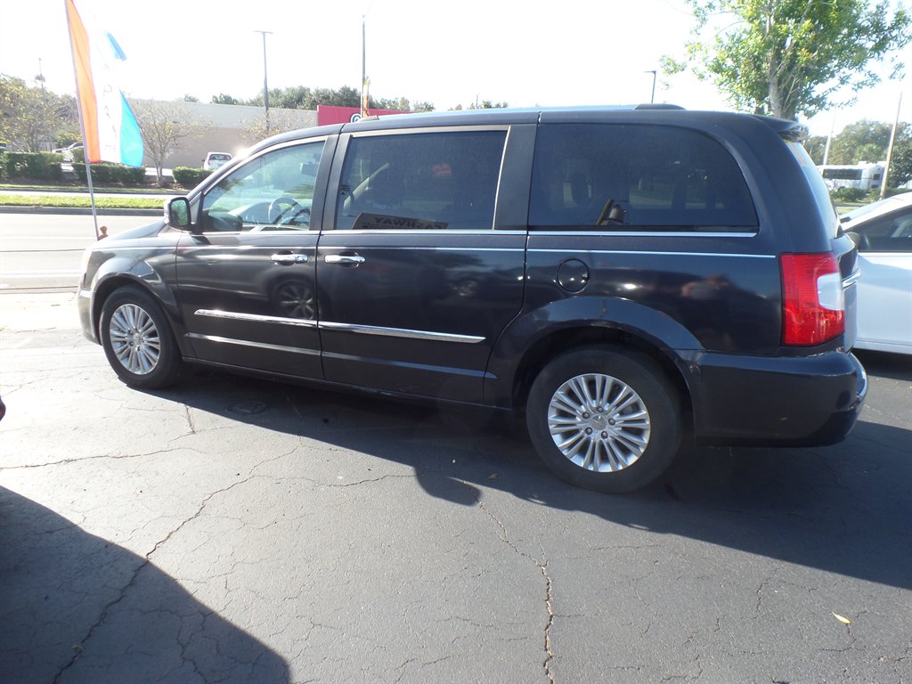 2014 Chrysler Town & Country Limited
