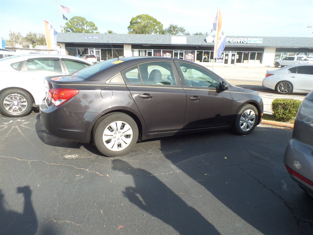 2014 Chevrolet Cruze LS's photo